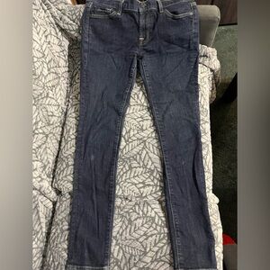 Size 30 seem to fit smaller